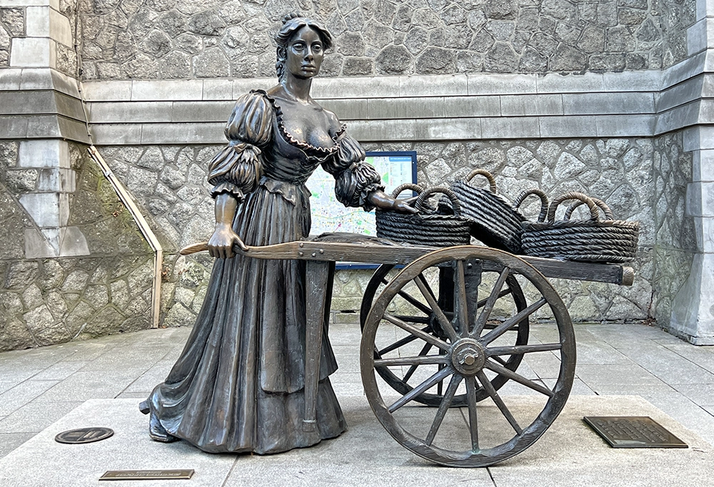 Molly Malone statue in Dublin
