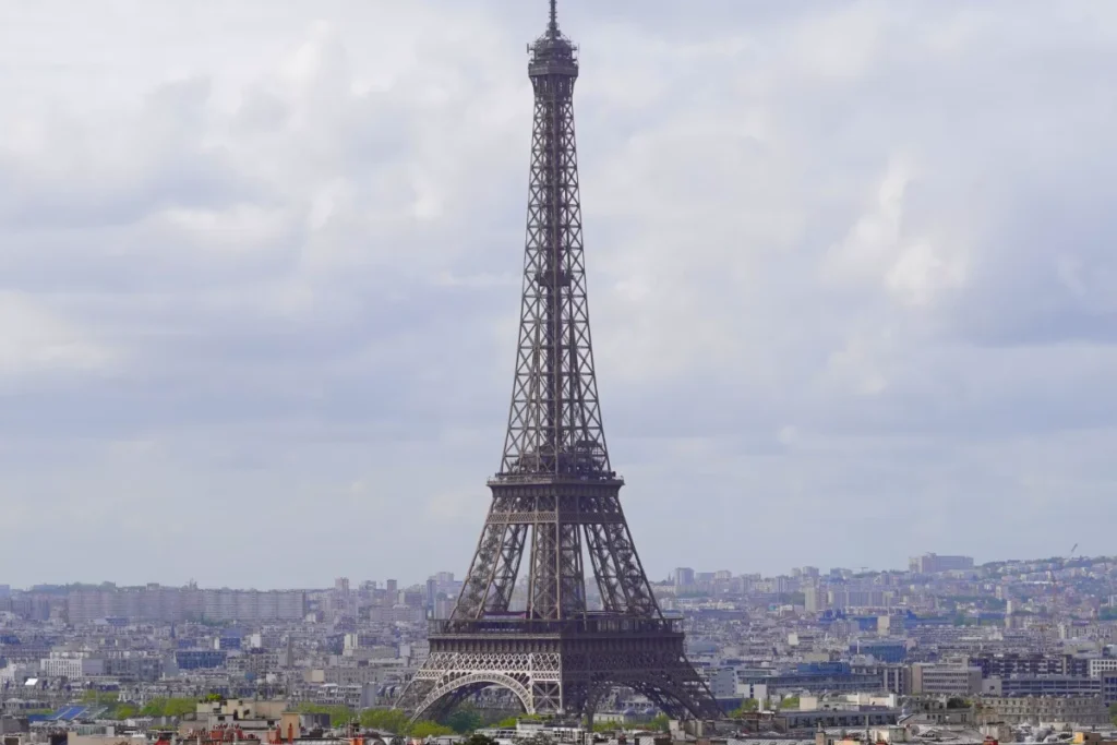 the Eiffel tower, a top sight to see in Paris in one week in Europe